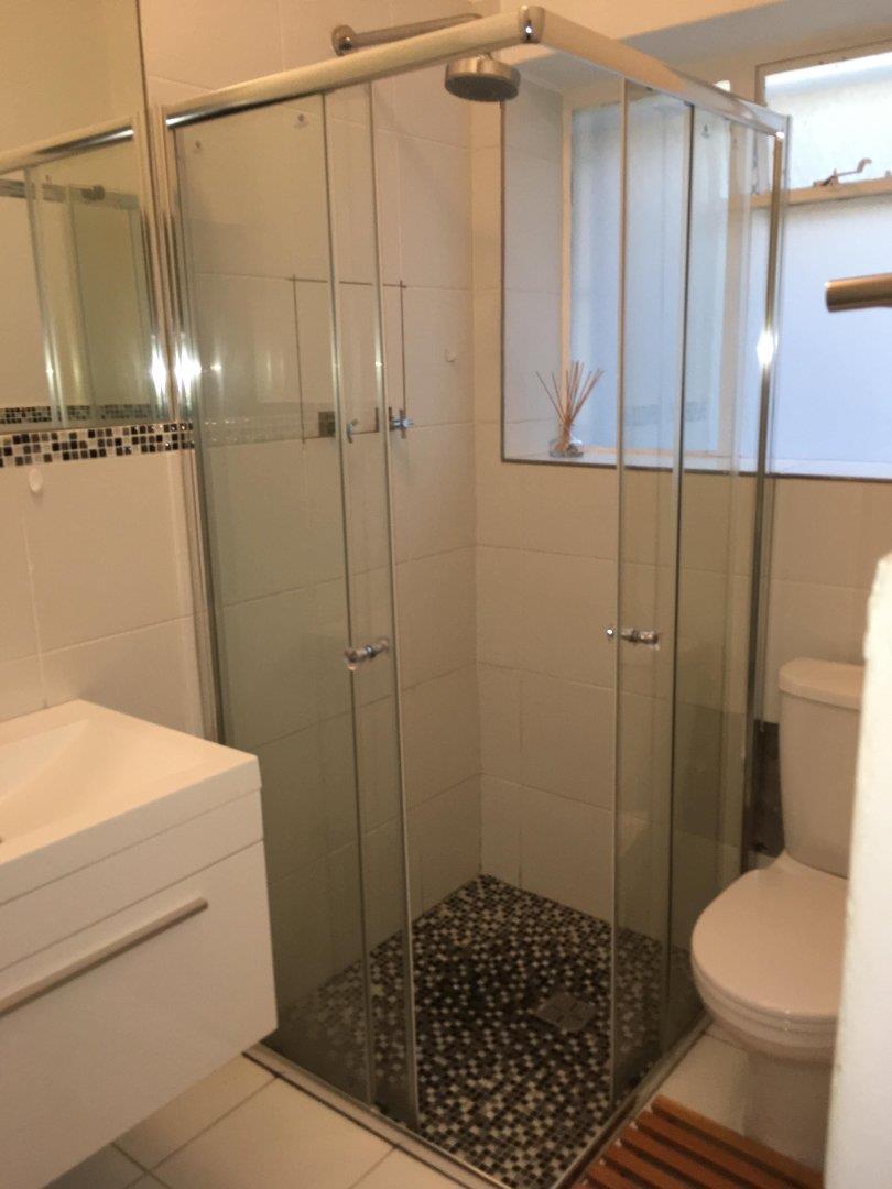2 Bedroom Property for Sale in Vredehoek Western Cape